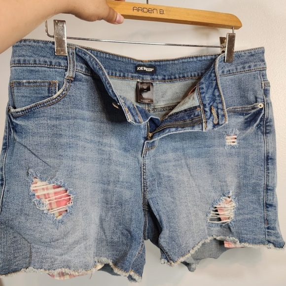 Stylish Blue Denim Jeans with Plaid Accent. Marca Joe Boxer. Size 16W. - Picture 4 of 9